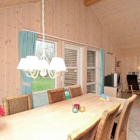 Holiday home Three-bedroom Holiday In 25